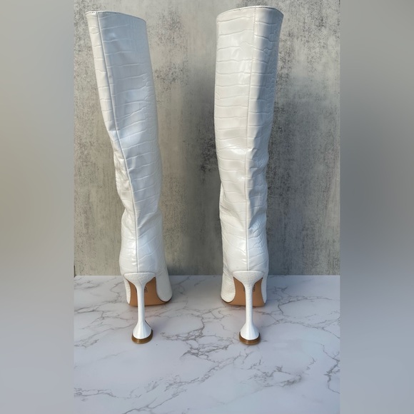BRAND NEW w/Box Knee-High On Trend Boot. Faux Croc Print. - Picture 4 of 10